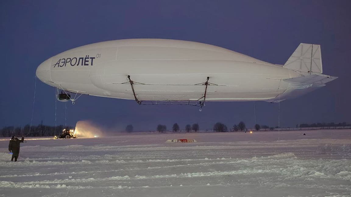 Aeronova is conducting the first flight tests of the AEROLЁT-01 hybrid airship