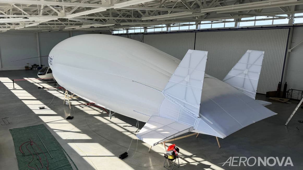 The AERONOVA team has begun assembly of the AEROLЁT-01
